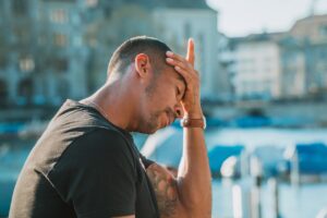 Consecuencias de la dependencia emocional - Cómo afectan tu vida y cómo superarlas